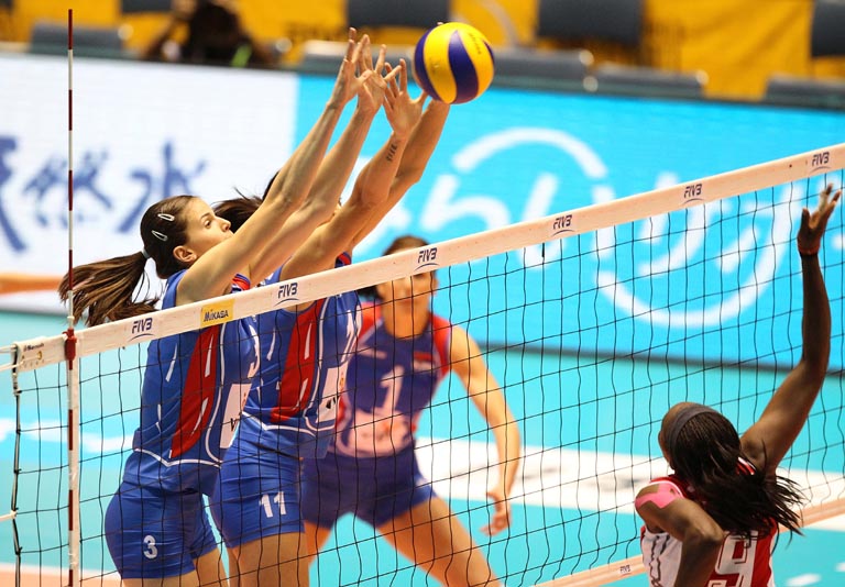 Triple-women block by Serbia